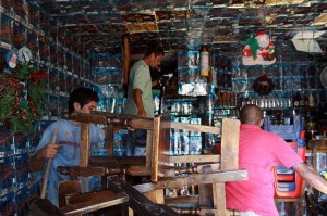 Varias de las víctimas también estaban dentro del lugar.