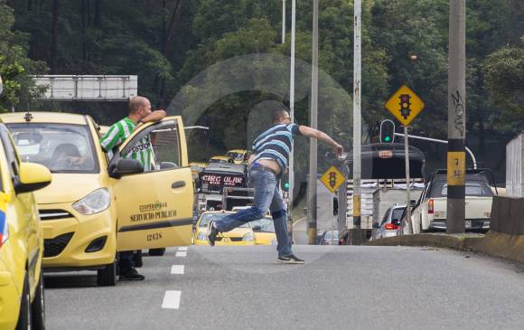 Taxistas desbloquearon las calles de Medellín