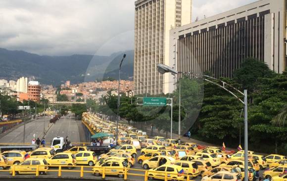 Taxistas desbloquearon las calles de Medellín