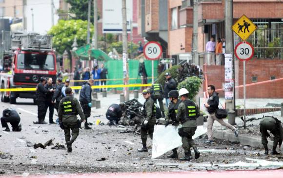 Libres guerrilleros responsables de carro bomba a Caracol Radio — COLOMBIA